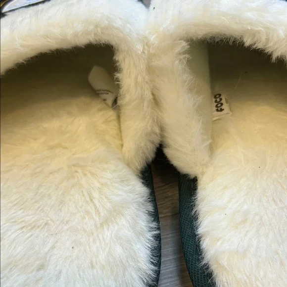 Green Bay Packers Women's Slippers - Green and White - Picture 5 of 6